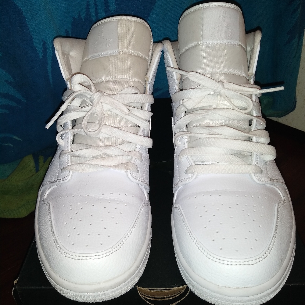 Jordan 1 Mid Triple White Size 10.5